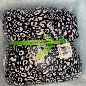 Vera Bradley Throw Blanket 🤍🖤